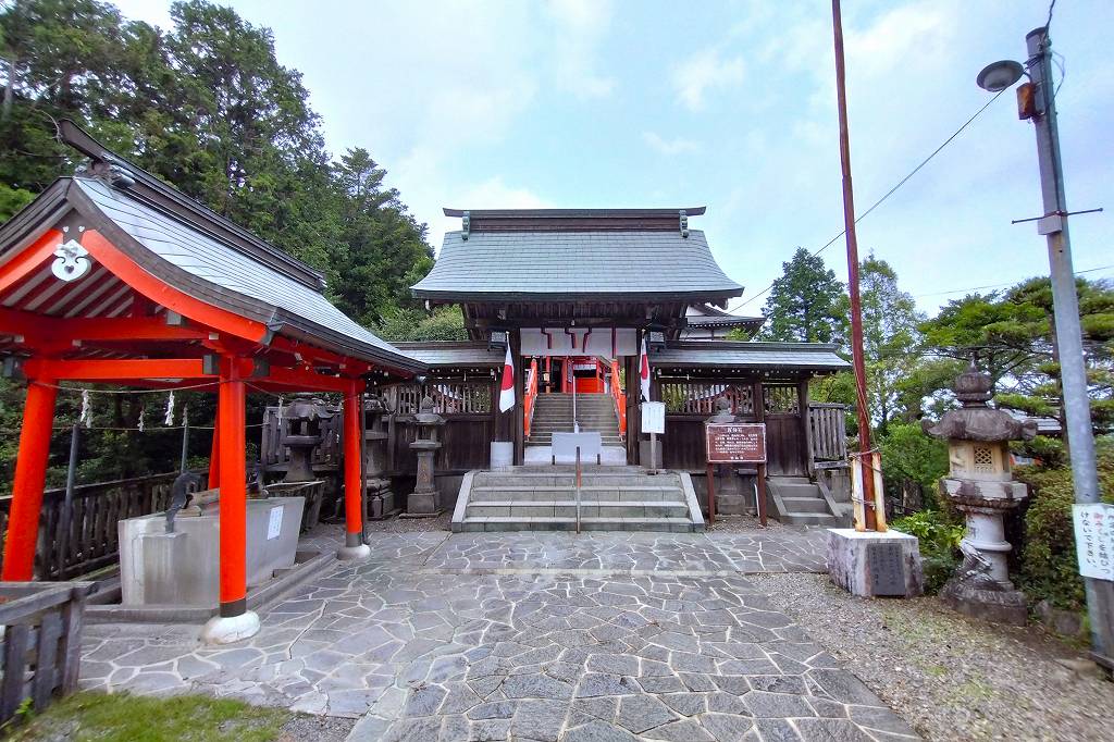 霞神社神門