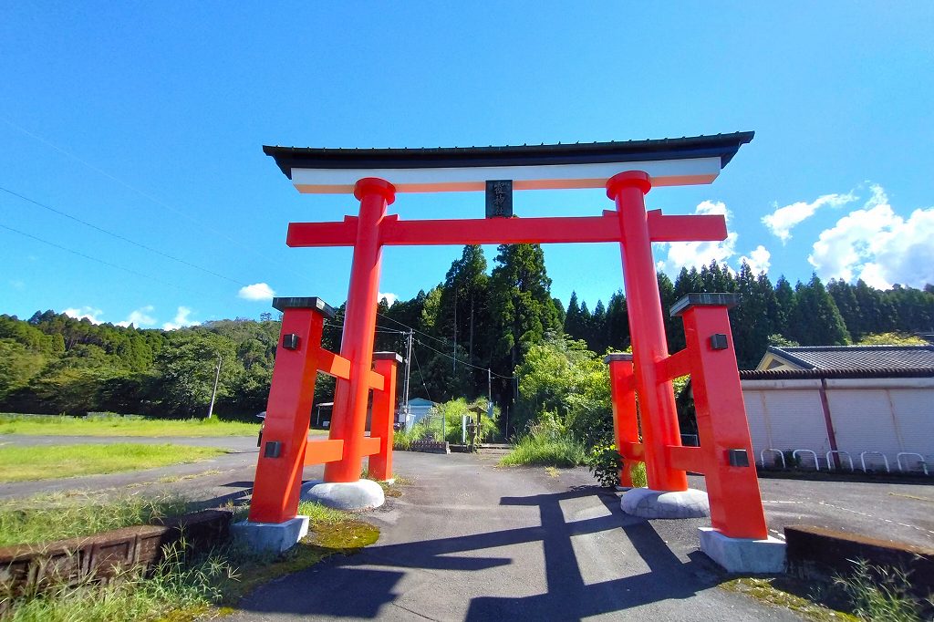 霞神社表参道の鳥居