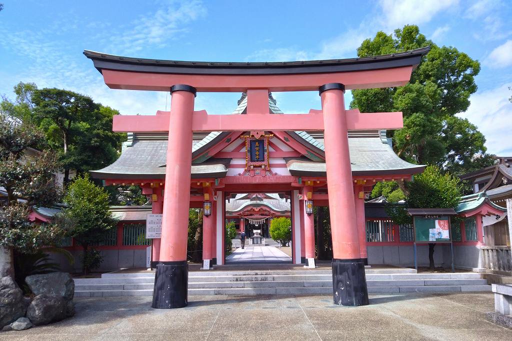 宮崎八幡宮鳥居と神門